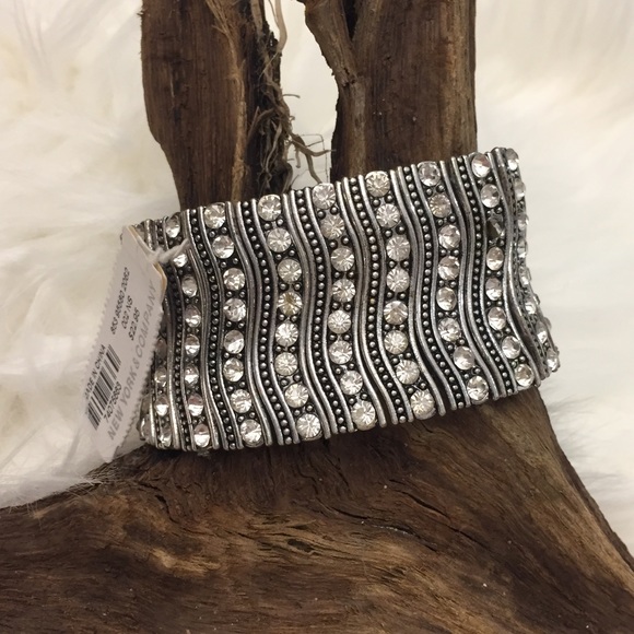 NY & Co. Silver Stretch Bracelet BRAND NEW! - Picture 2 of 3